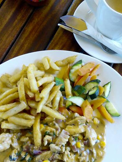 A picture of Chicken in peanut sauce.