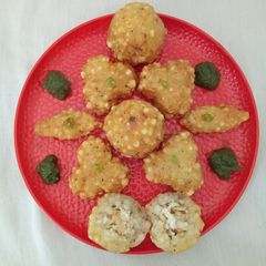 Stuff crunchy sago patties A picture of Stuff crunchy sago patties.
