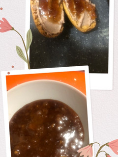 Una foto de Mermelada de cebolla con tostas de paté de perdiz