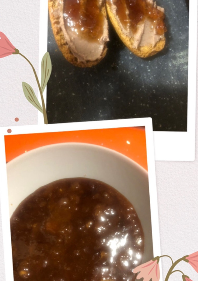 Una foto de Mermelada de cebolla con tostas de paté de perdiz