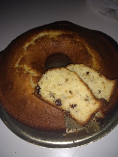 Una foto de Torta de vainilla con trocitos de chocolate