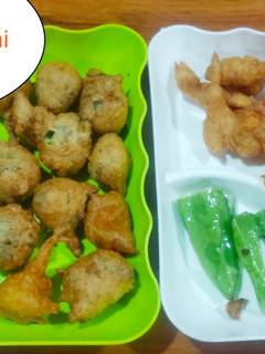 મેથી અને કાંદા ના ભજીયા (Methi Kanda Bhajiya Recipe In Gujarati) રેસીપી મુખ્ય ફોટો