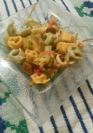 Una foto de Capelettinis con verduras