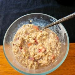A picture of Strawberry cheesecake overnight oats.