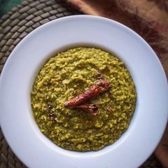 A picture of Palak Kichdi/ Spinach kichdi.