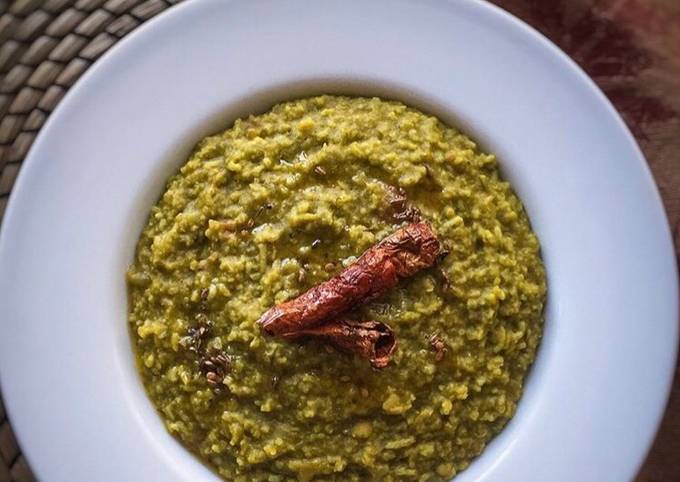 Palak Kichdi/ Spinach kichdi