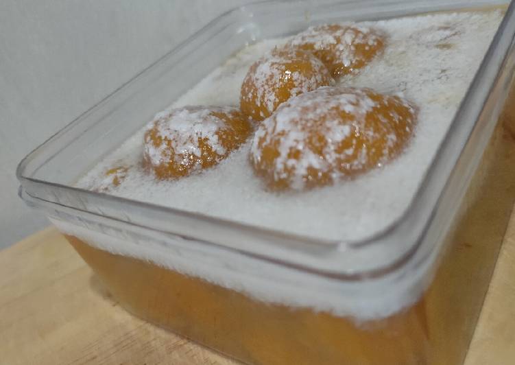 "Klepon" Ubi Kuah Santan (Kolak Biji Salak Lembut Isi Susu)