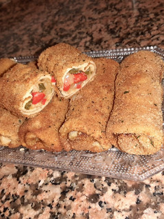 Una foto de Creps salados rellenos con verduras y atún