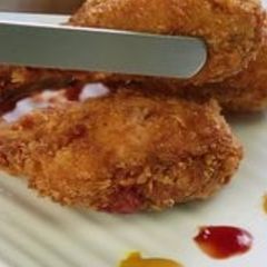A picture of Restaurants style fried chicken.