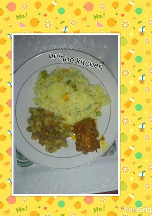 A picture of Fried rice with mince meat sauce.
