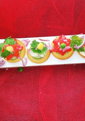 A picture of Monaco Biscuits canapes.