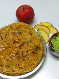 ஆப்பிள் பராத்தா(apple paratha recipe in tamil) செய்முறை முக்கிய புகைப்படம்