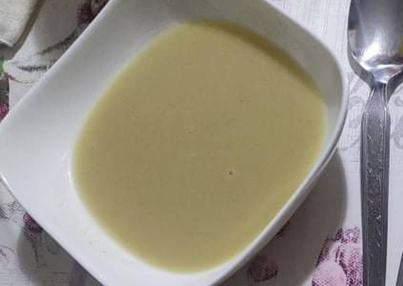 Un velouté de légumes, chaud pour la saison d'hiver