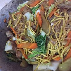 A picture of Stir fry miki bihon.