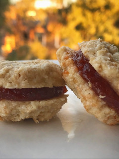 Una foto de Alfajores de avena y membrillo. saludables sin harina ni azúcar
