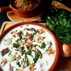 A picture of Lebanese_lamb_cooked_in_yogurt#Shakriya_laban_emmo.