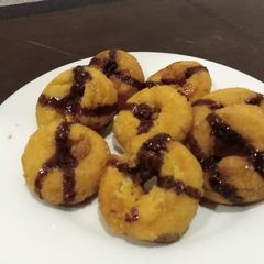 Donut biscuits A picture of Donut biscuits.
