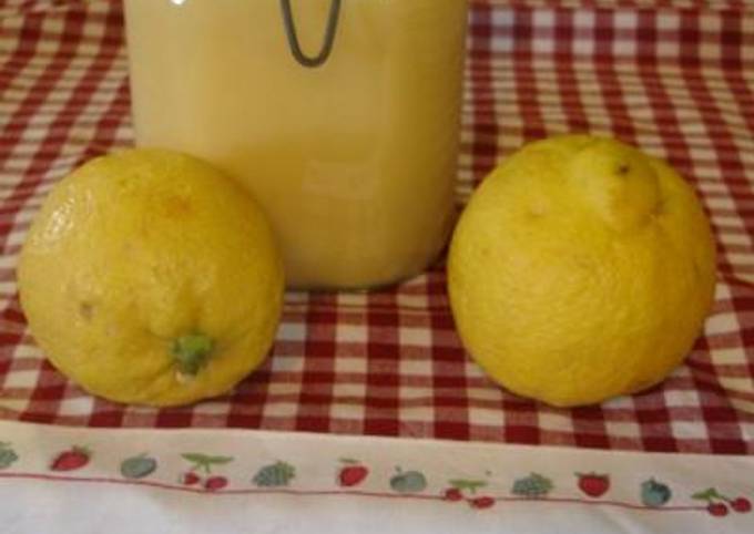 κύρια φωτογραφία συνταγής Lemon-butter jam