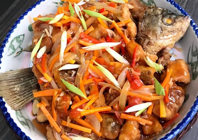 Standar Resep mudah buat Gurame Goreng Tepung Saos Asam Manis dijamin menggugah selera