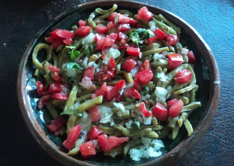 Ensalada de nopales mansos con verduras y queso marinado en tequila las Correa del Ocote