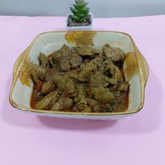 A picture of Chicken liver masala.