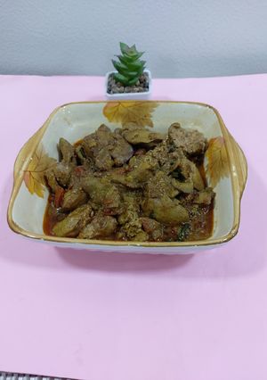 A picture of Chicken liver masala.