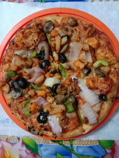 পিজ্জা(নো ইস্ট নো ওভেন বেকিং) (no teast no oven baking pizza recipe in Bengali) রেসিপির প্রধান ছবি