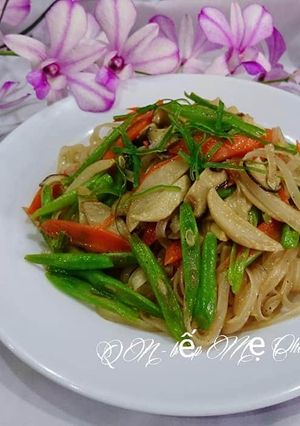 Hình của món Phở khô xào chay.