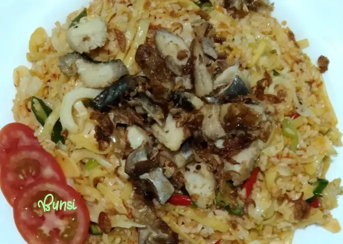 Nasi Goreng Mawut Ikan Asap