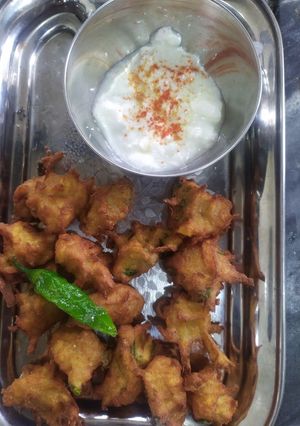 ફરાળી ભજીયા (Farali Bhajiya Recipe In Gujarati) રેસીપી મુખ્ય ફોટો