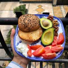 صبحانه ساندویچ آواکادو🥑😋 রেসিপির প্রধান ছবি