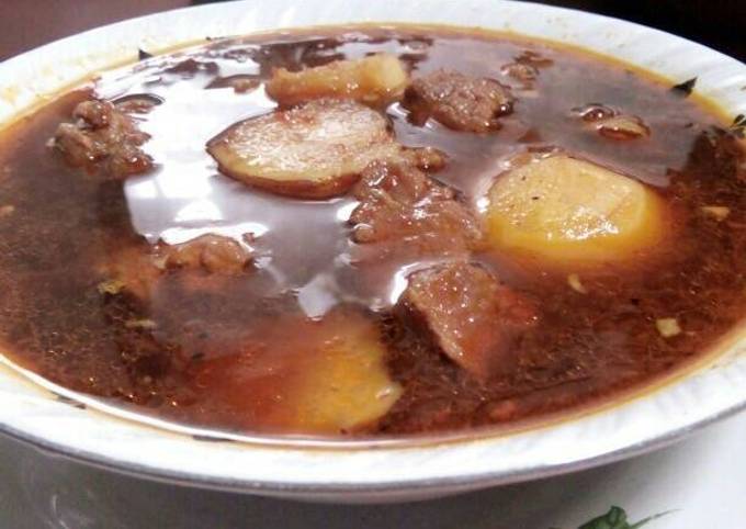 16.Semur daging sapi