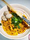Mie kuning misdassen
