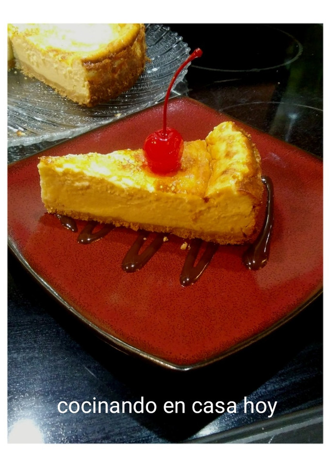 Una foto de Cheesecake o pay de queso súper rico😀