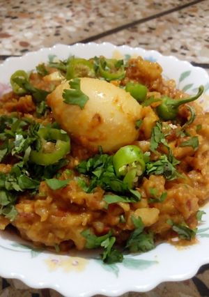 A picture of Aalu andai ka saada bhurta.