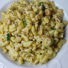 A picture of Cheesy Macronies.