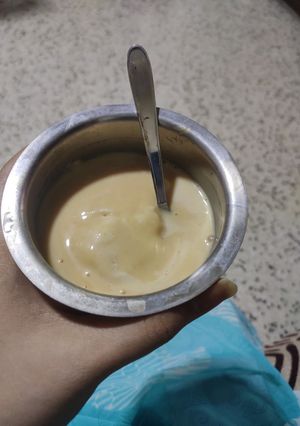 A picture of Vegan sticky caramel ice cream.