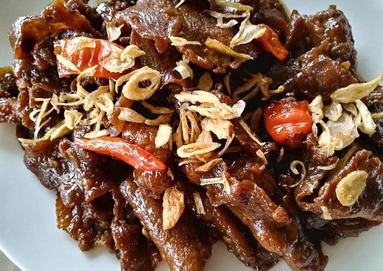 Semur Lidah Sapi ๐ฎ/ Braised Beef Tongue in Sweet Soy Sauce