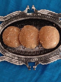 ચુરમા ના લાડુ (Churma Ladoo Recipe In Gujarati) રેસીપી મુખ્ય ફોટો