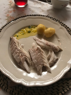 Una foto de Lubina salvaje a la sal