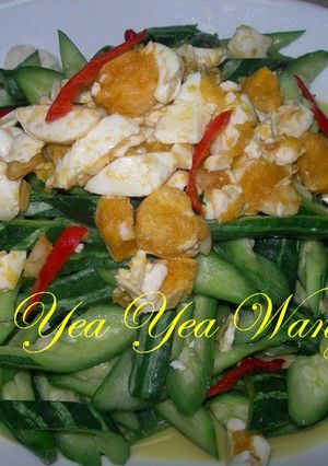 A picture of Snake Gourd with Salted Egg.