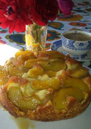 Una foto de Torta de manzana invertida