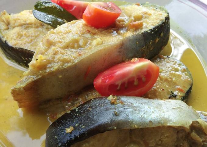 Resep Ikan Patin Bumbu Kuning Kuah Susu yang Enak