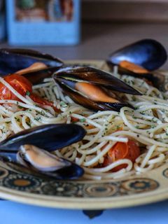 Feketekagylós spagetti garnélával recept fotója
