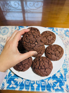 Una foto de Galletas de chocolate súper fáciles 🍫