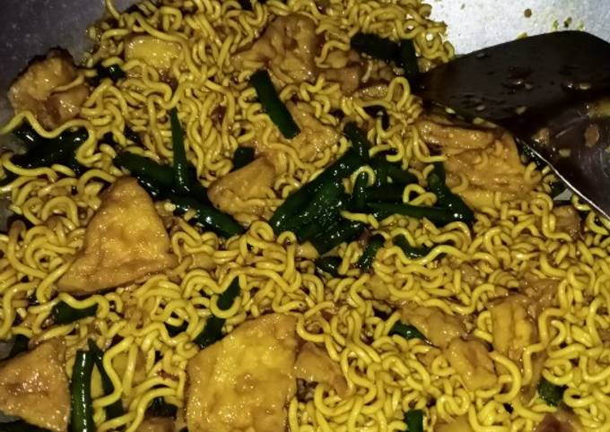 Oseng Mie Tahu Rumahan