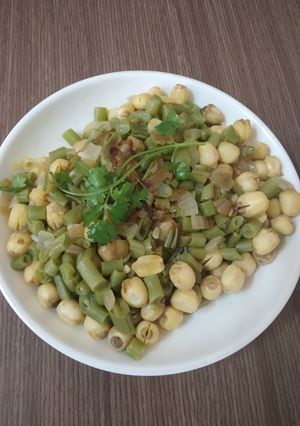 Hình của món Hạt sen xào bơ.