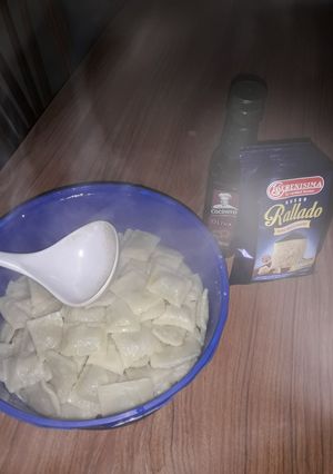 Una foto de Ravioles de verdura y queso