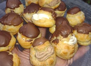 Una foto de Profiteroles o masa bomba !!!