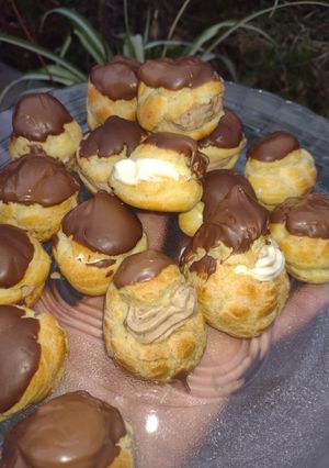 Una foto de Profiteroles o masa bomba !!!